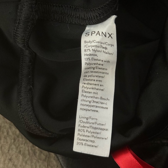 Spanx Women’s Leggings Size Medium Petite Faux Leather Moto Leggings Very Black - Picture 7 of 10